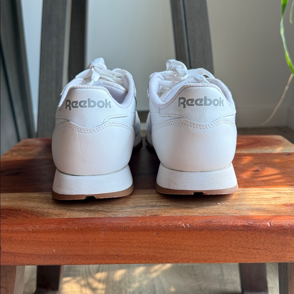 Reebok Classic White Leather Shoes - Picture 2 of 6